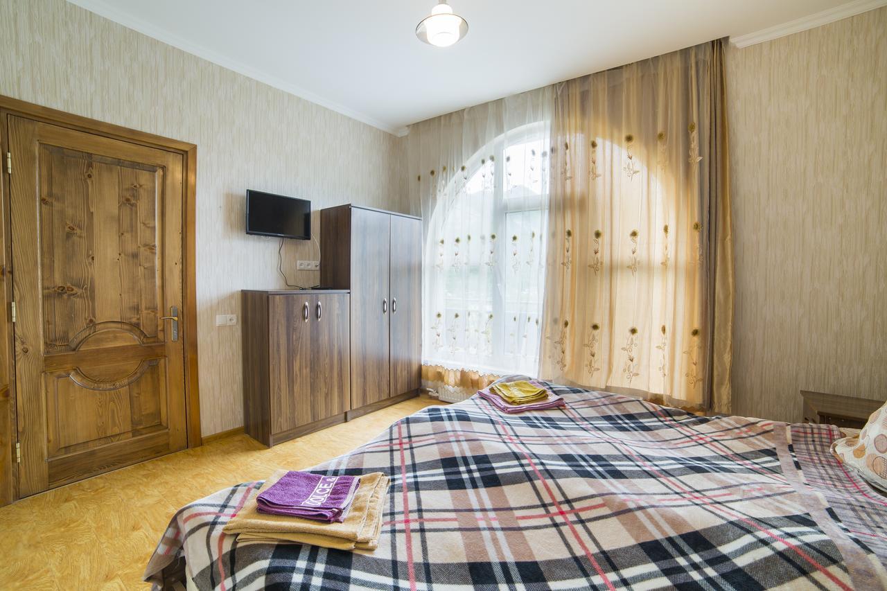 Anastasia Guesthouse Боржомі Екстер'єр фото
